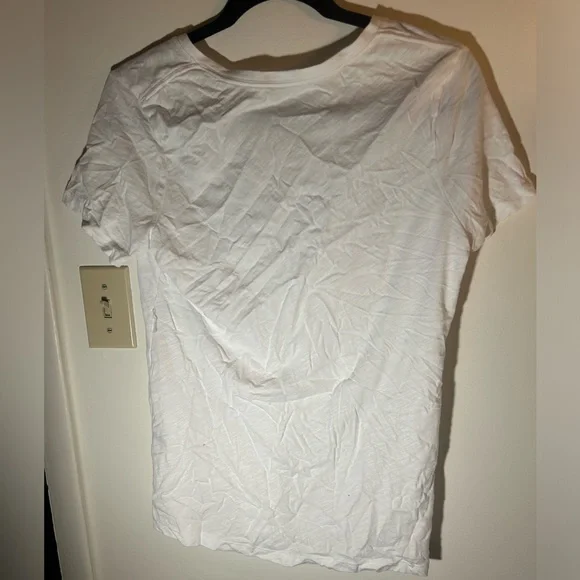 Basic white tee - Picture 2 of 2